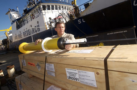 Dr Steve Rintoul holds an Argo robotic profiler, which will be joining over 3000 others already at sea informing science about ocean temperature, salinity and circulation.  PHOTO BRUCE MILLER